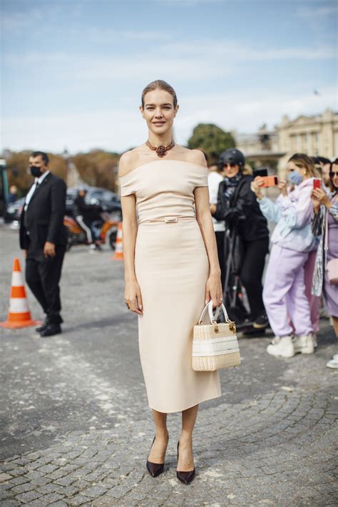 outfit con vestido nude|vestido nude